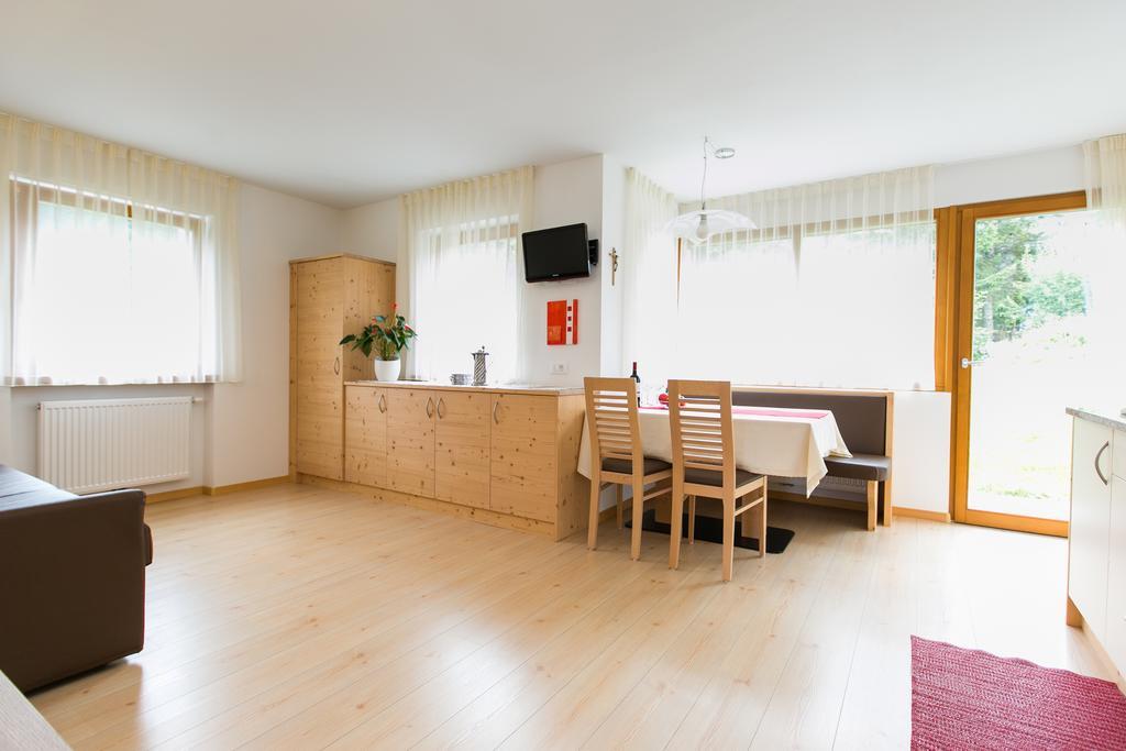 Appartamenti Genziana La Villa  Δωμάτιο φωτογραφία